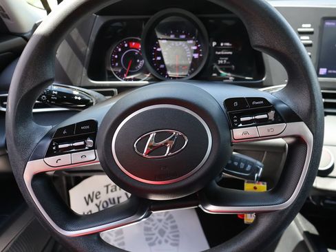 Used 2022 Hyundai Elantra SE FWD image 26