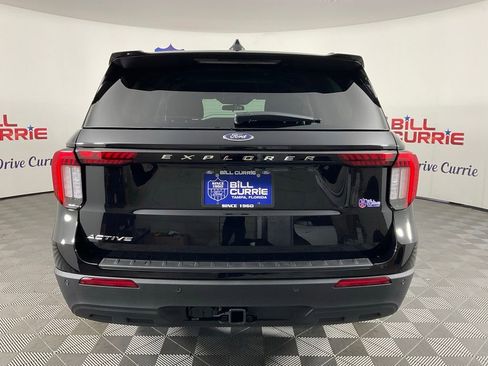 New 2026 Ford Explorer Active RWD image 4