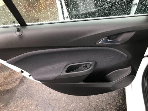 Used 2018 Chevrolet Cruze LT FWD image 28
