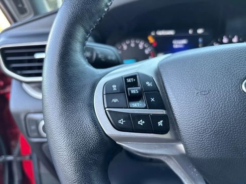 Used 2022 Ford Explorer XLT w/ Equipment Group 202A RWD image 17
