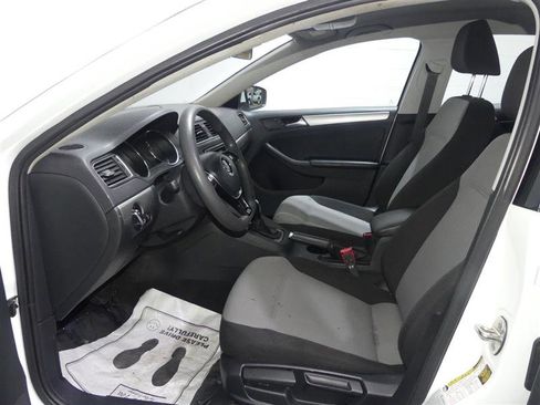 Used 2017 Volkswagen Jetta S image 19
