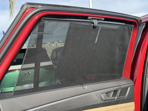 Used 2024 Volkswagen Atlas Cross Sport SE image 35