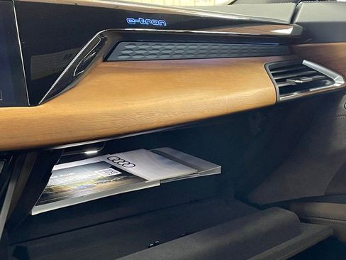 Used 2022 Audi e-tron GT Prestige w/ Prestige Package image 42