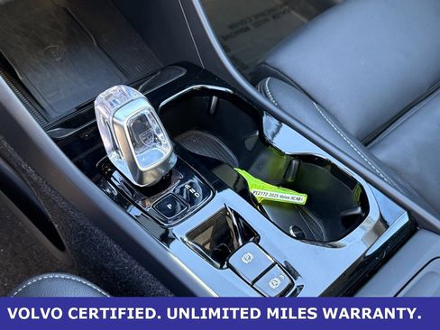Certified 2025 Volvo XC40 B5 Plus image 19