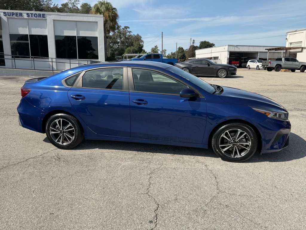 Certified 2024 Kia Forte LXS FWD image 4
