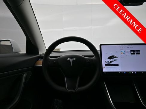 Used 2020 Tesla Model 3 Standard Range image 32
