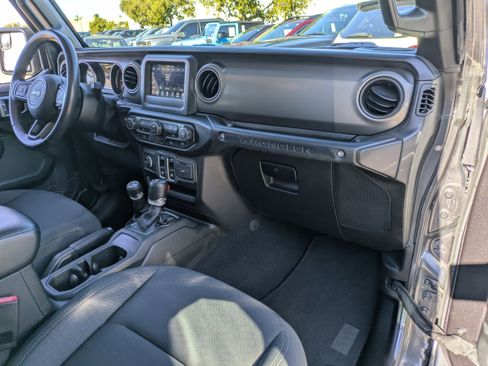 Used 2022 Jeep Wrangler Sport S image 15