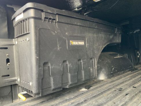 Used 2022 Toyota Tundra Limited image 32