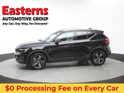 Used 2023 Volvo XC40 B5 Plus AWD/4WD image 59