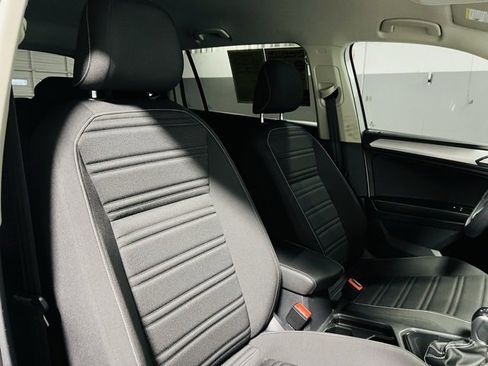 Used 2022 Volkswagen Tiguan S image 35