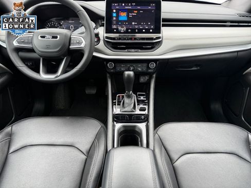 Certified 2025 Jeep Compass Limited AWD/4WD image 10