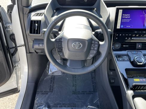Used 2023 Toyota bZ4X FWD image 13