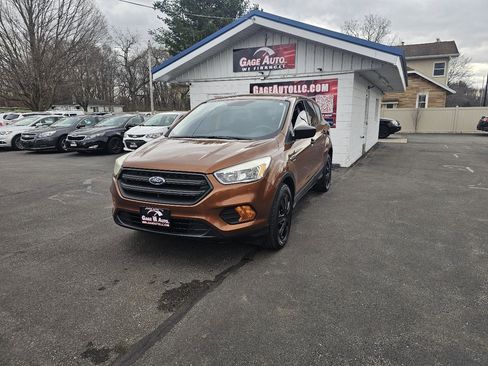 Used 2017 Ford Escape S image 4