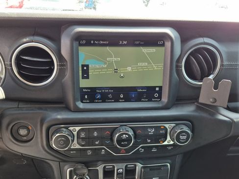 Used 2021 Jeep Gladiator Overland AWD/4WD image 18