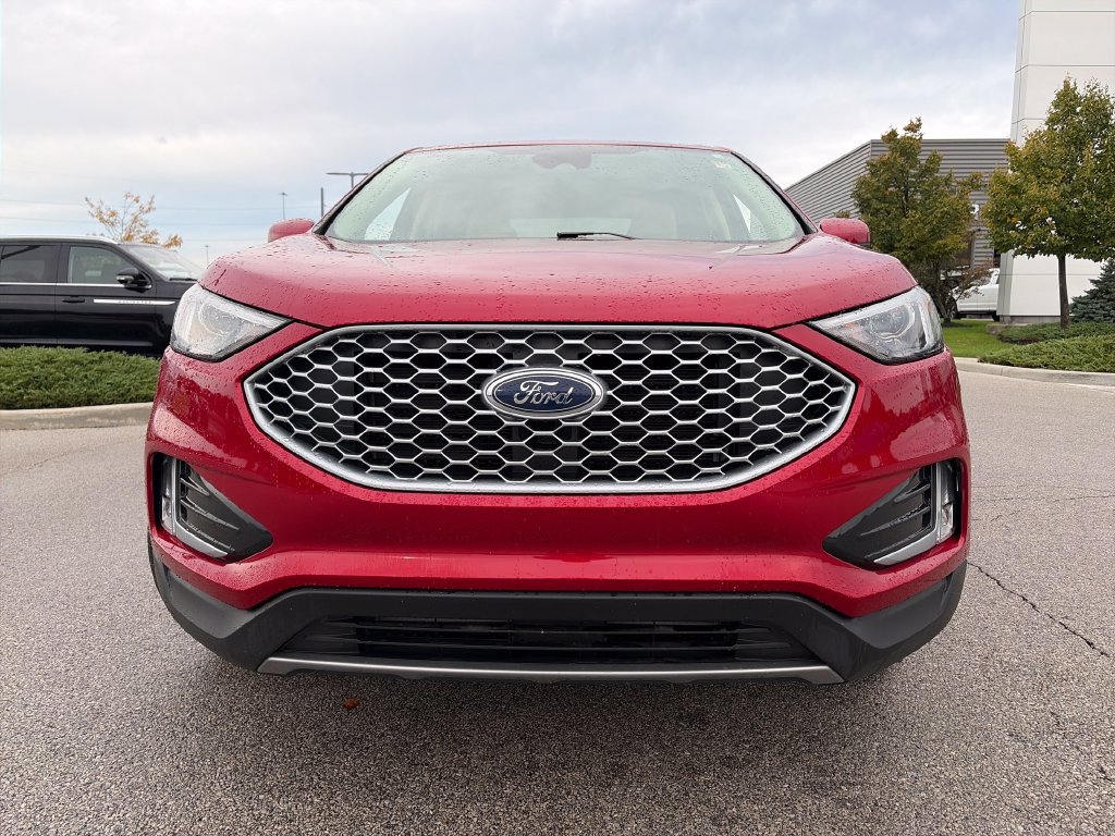 Used 2024 Ford Edge SEL w/ Convenience Package AWD/4WD image 2