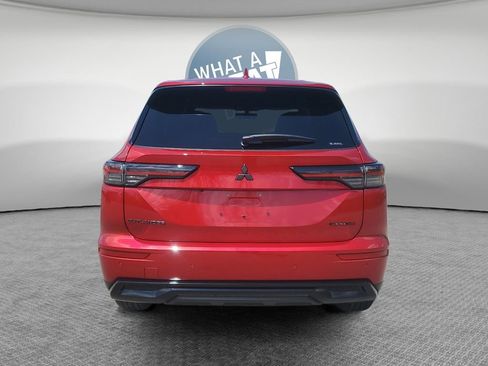 New 2026 Mitsubishi Outlander LE AWD/4WD image 4