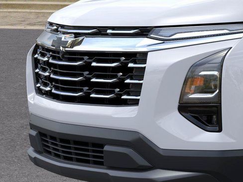 New 2026 Chevrolet Equinox LT w/ Convenience Package II FWD image 13