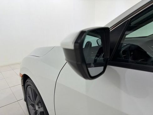 Used 2019 Honda Civic EX image 9