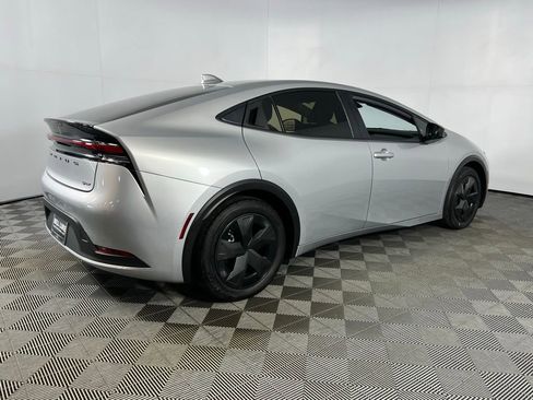 Used 2025 Toyota Prius LE image 6