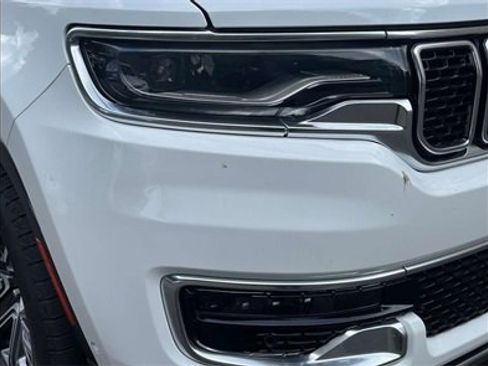 Used 2022 Jeep Wagoneer Series III image 3