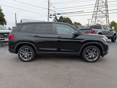 Used 2023 Honda Passport EX-L image 3