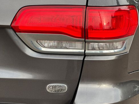 Used 2016 Jeep Grand Cherokee Overland image 12