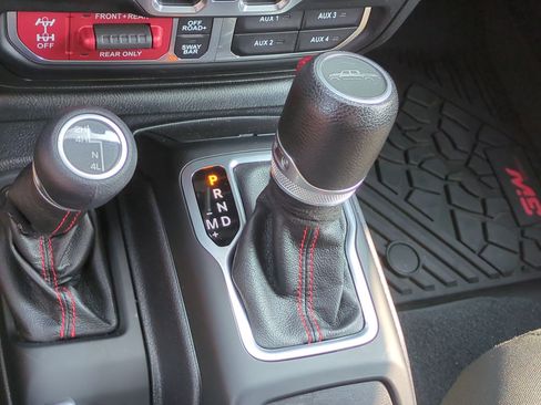 Used 2020 Jeep Gladiator Rubicon image 16