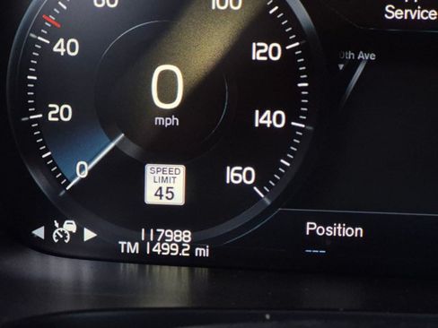 Used 2018 Volvo S90 T5 Momentum w/ Convenience Package FWD image 16