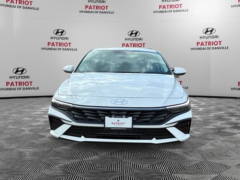 New 2026 Hyundai Elantra SE image 8