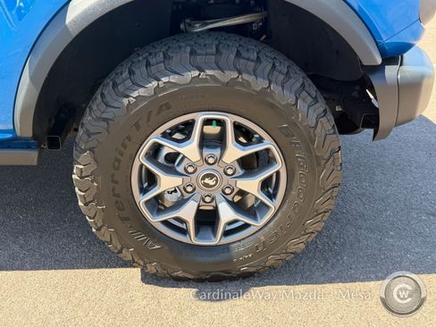 Used 2023 Ford Bronco Badlands image 10