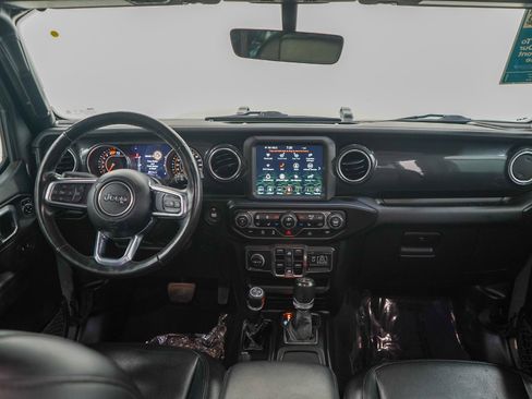Used 2022 Jeep Wrangler Unlimited Sahara AWD/4WD image 13