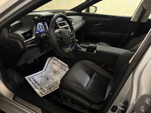 Used 2020 Lexus ES 300h image 19