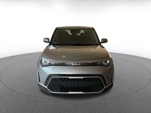 Used 2025 Kia Soul LX w/ LX Technology Package FWD image 4