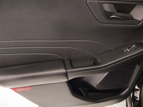 Used 2022 Ford Escape SE image 15