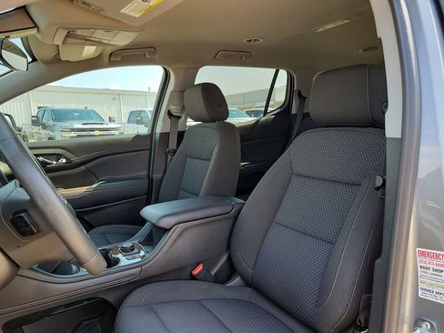 Used 2023 GMC Acadia SLE w/ Driver Convenience Package image 12