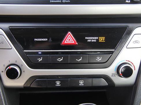 Used 2018 Hyundai Elantra SEL FWD image 31