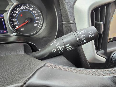 Used 2023 GMC Terrain SLT image 47