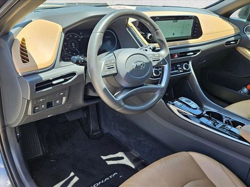 Used 2023 Hyundai Sonata Limited w/ Preferred Accessory Package FWD image 9