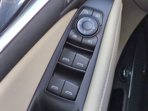 Used 2018 Buick Enclave Premium w/ Experience Buick Package image 26