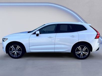 Used 2021 Volvo XC60 T5 Momentum w/ Premium Package