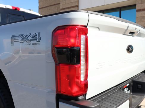 New 2026 Ford F250 Lariat w/ Black Appearance Package image 18