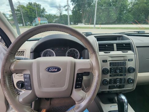 Used 2010 Ford Escape 2WD Hybrid image 9