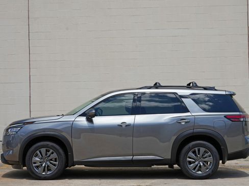 Used 2023 Nissan Pathfinder SV FWD image 45