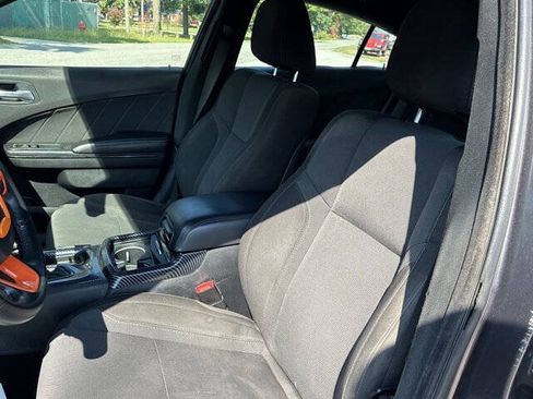 Used 2017 Dodge Charger R/T w/ Blacktop Package RWD image 9