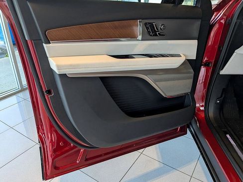 New 2026 Cadillac Vistiq Luxury image 10