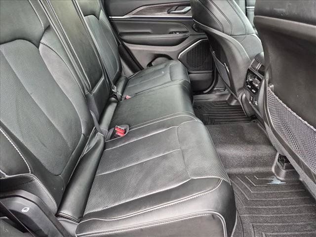 Used 2023 Jeep Grand Cherokee Overland AWD/4WD image 21