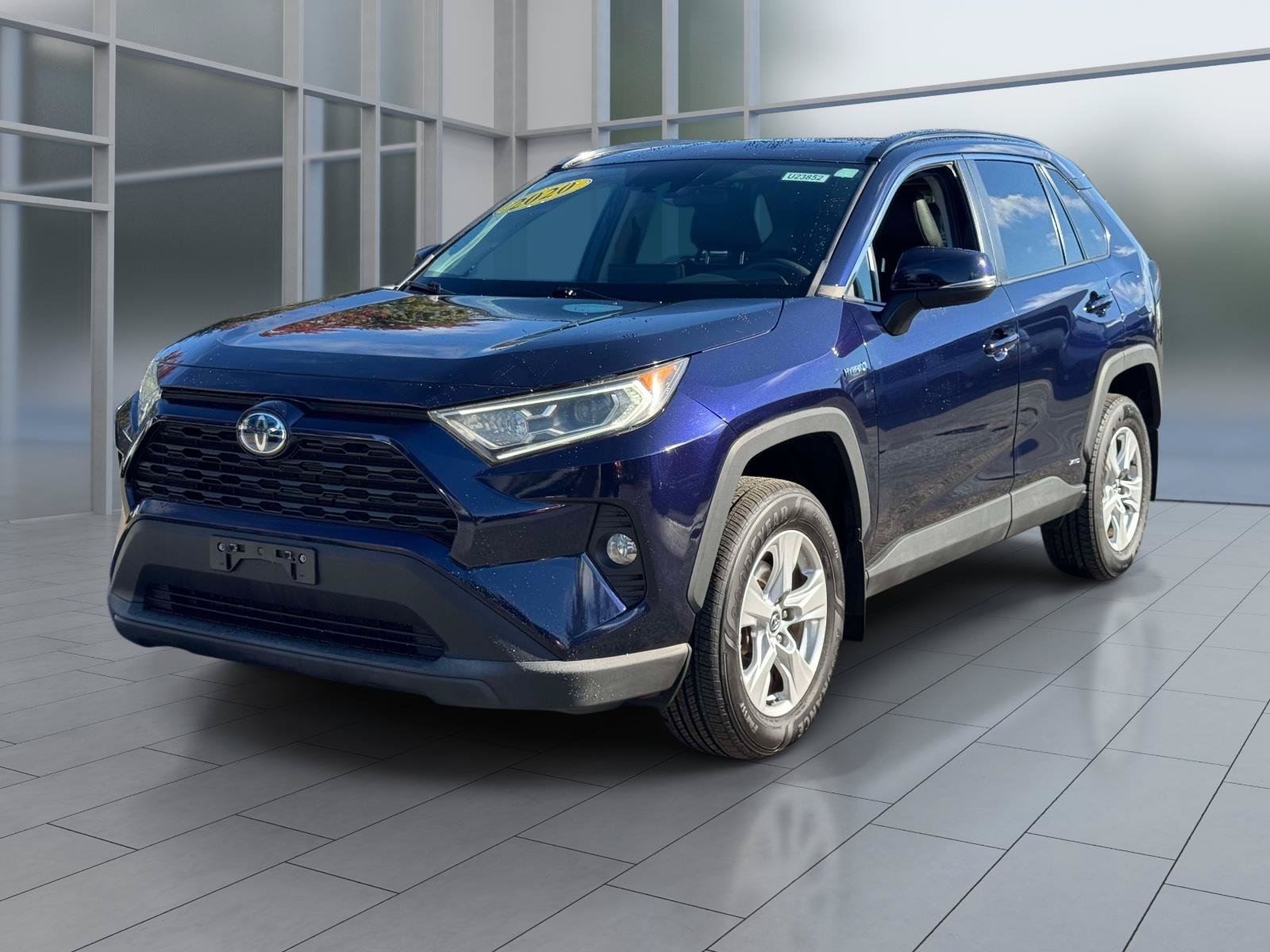 Used 2020 Toyota RAV4 XLE w/ Convenience Package AWD/4WD image 1