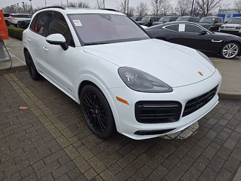 Used 2023 Porsche Cayenne GTS image 3