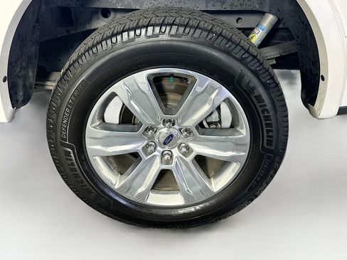 Used 2016 Ford F150 Platinum w/ Equipment Group 701A Luxury image 11