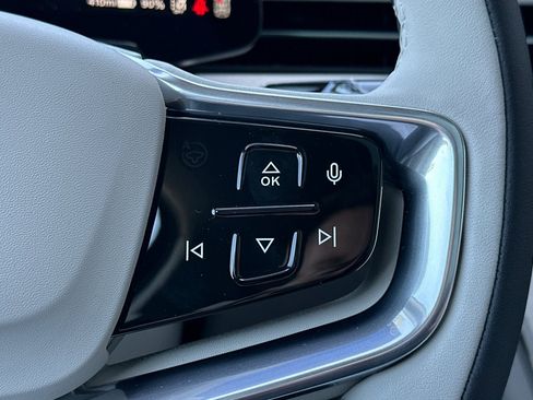 New 2025 Volvo EX90 Plus image 28